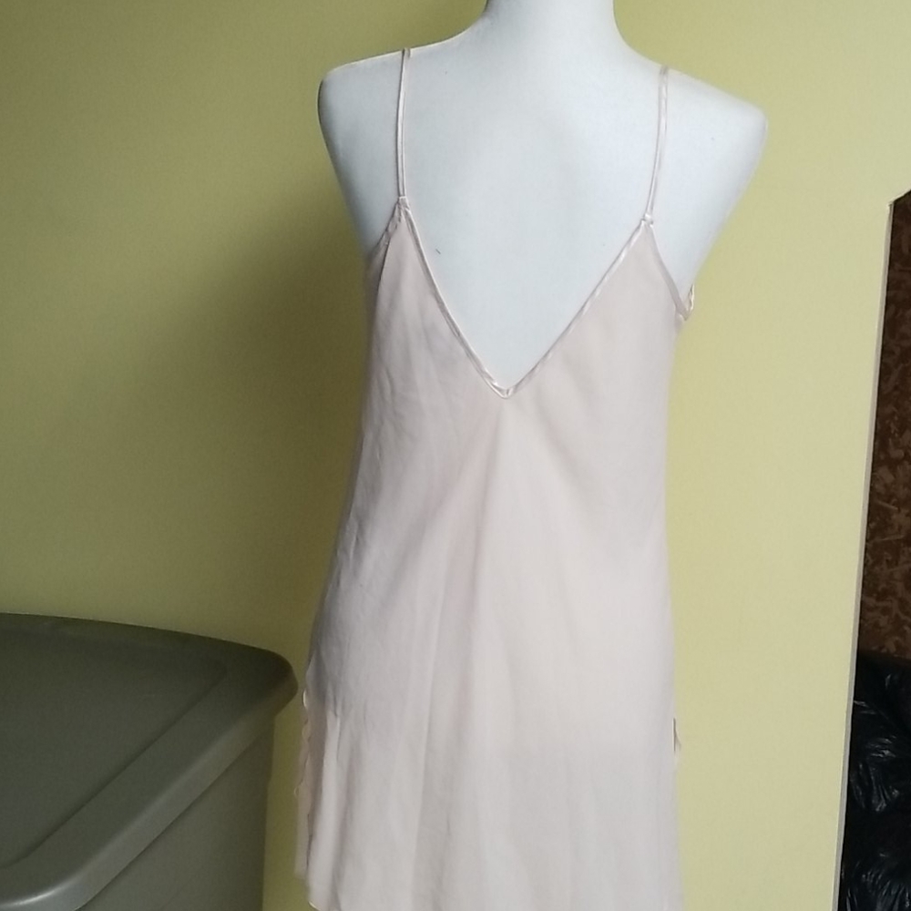California Dynasty Nightie - Picture 3 of 10